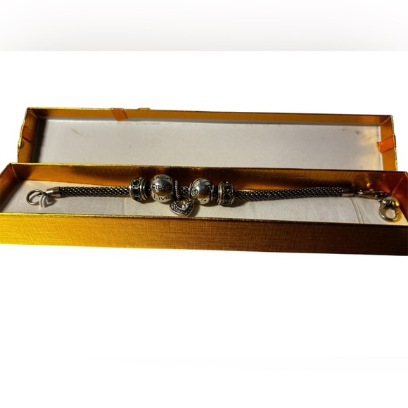 Elegant Silver Charm Bracelet - Picture 1 of 2